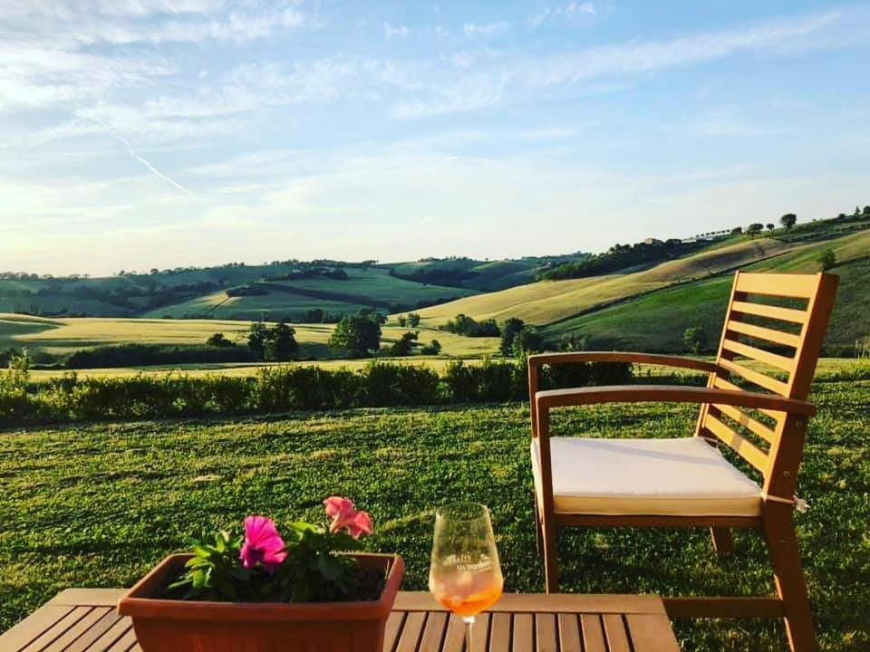 Il Giardino Nella Valle Belvedere Ostrense Exteriör bild