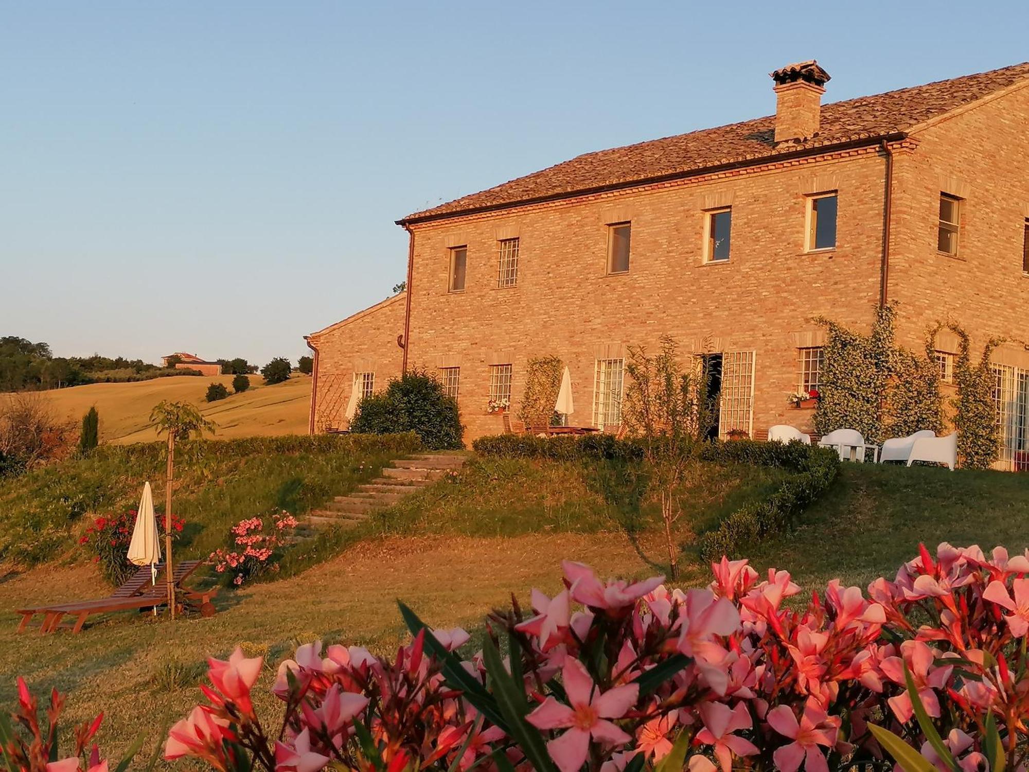 Il Giardino Nella Valle Belvedere Ostrense Exteriör bild