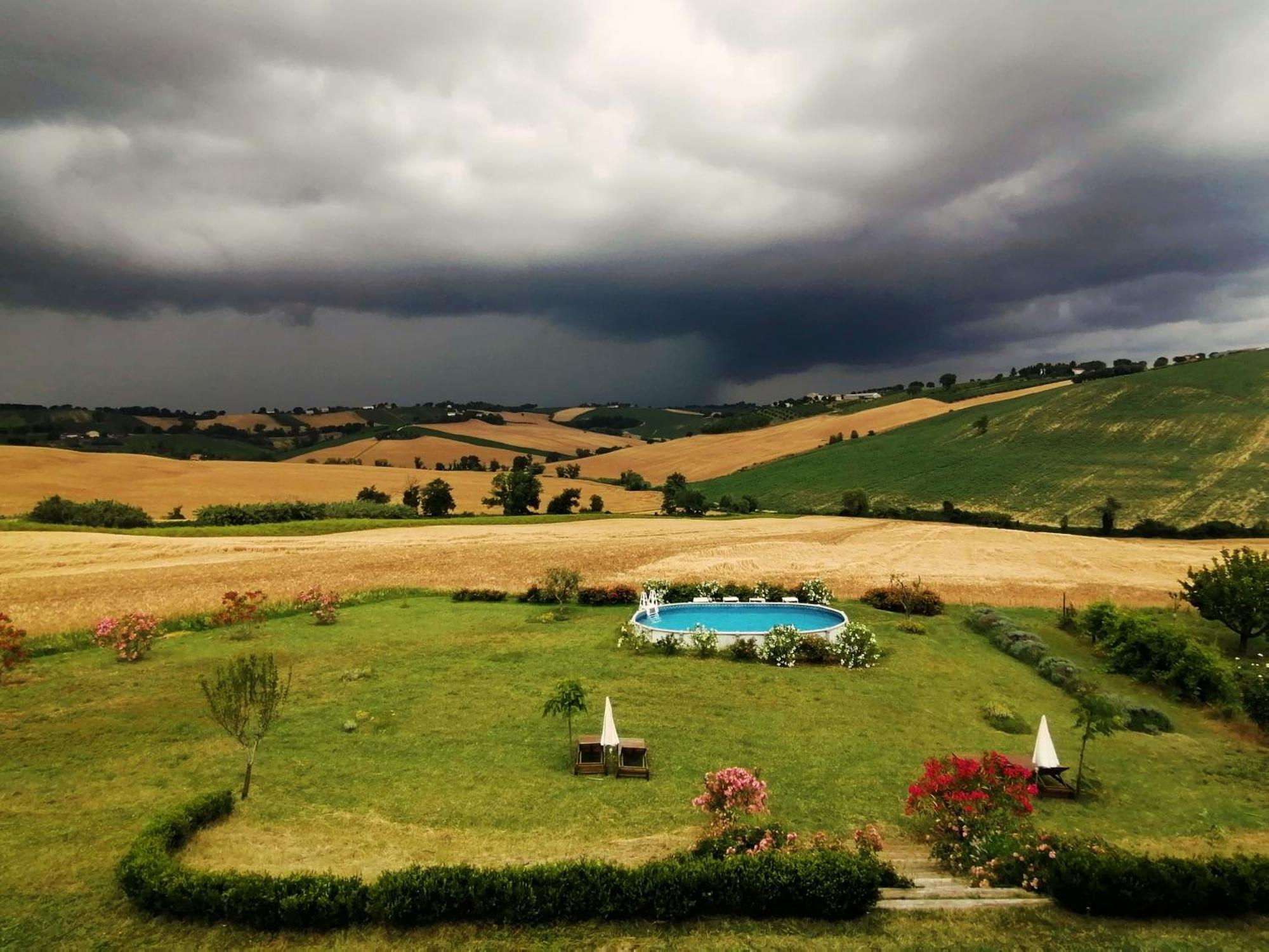 Il Giardino Nella Valle Belvedere Ostrense Exteriör bild